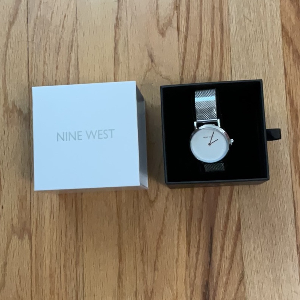 Nine West Women Liana Watch NWW2720L Stainless Mesh Band White Face. Adjustable